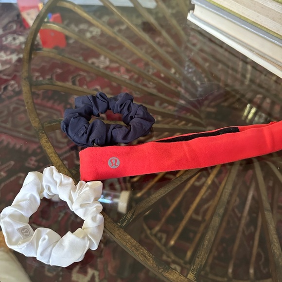 Bundle of size 6 lululemon bras - Picture 4 of 5